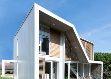 Plano general de casa modular acabada, con porche y de diseño