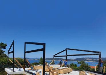 Fotografía del proceso de montaje de una obra para una casa modular