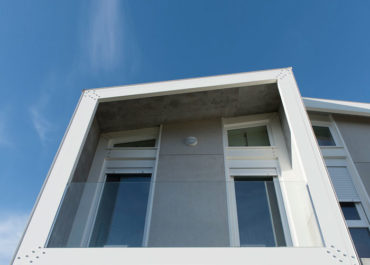 Vista de bloque modular de una casa construida con el sistema constructivo de Walluminium