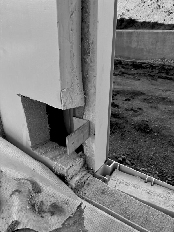 Perfiles para sujeción de carpintería a aluminio